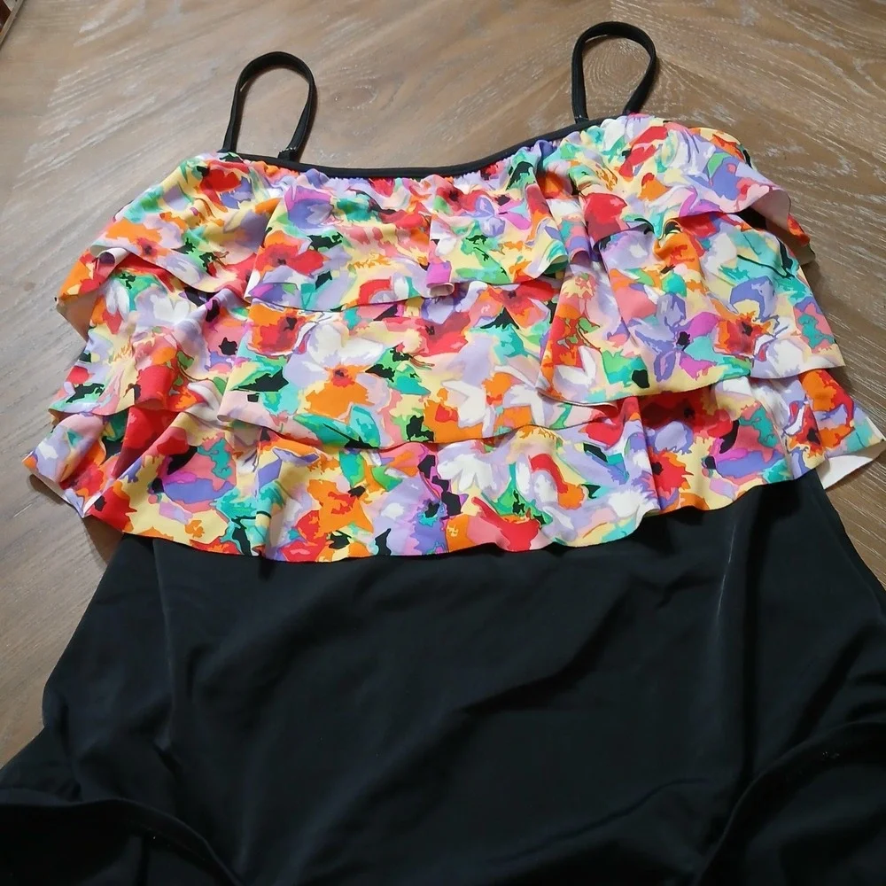 Maxine Of Hollywood Swimsuit 1 Piece Sz 18 Floral Multi Tiered Top  Black Bottom